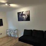 Cosy 1 Bed Apartment