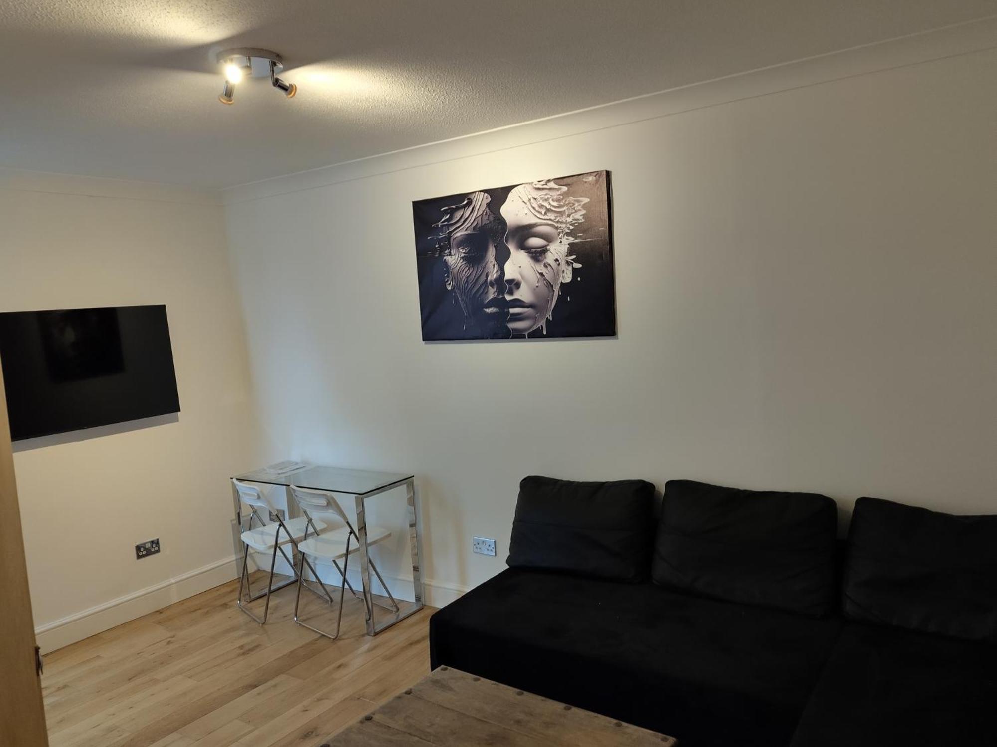 Cosy 1 Bed Appartement *